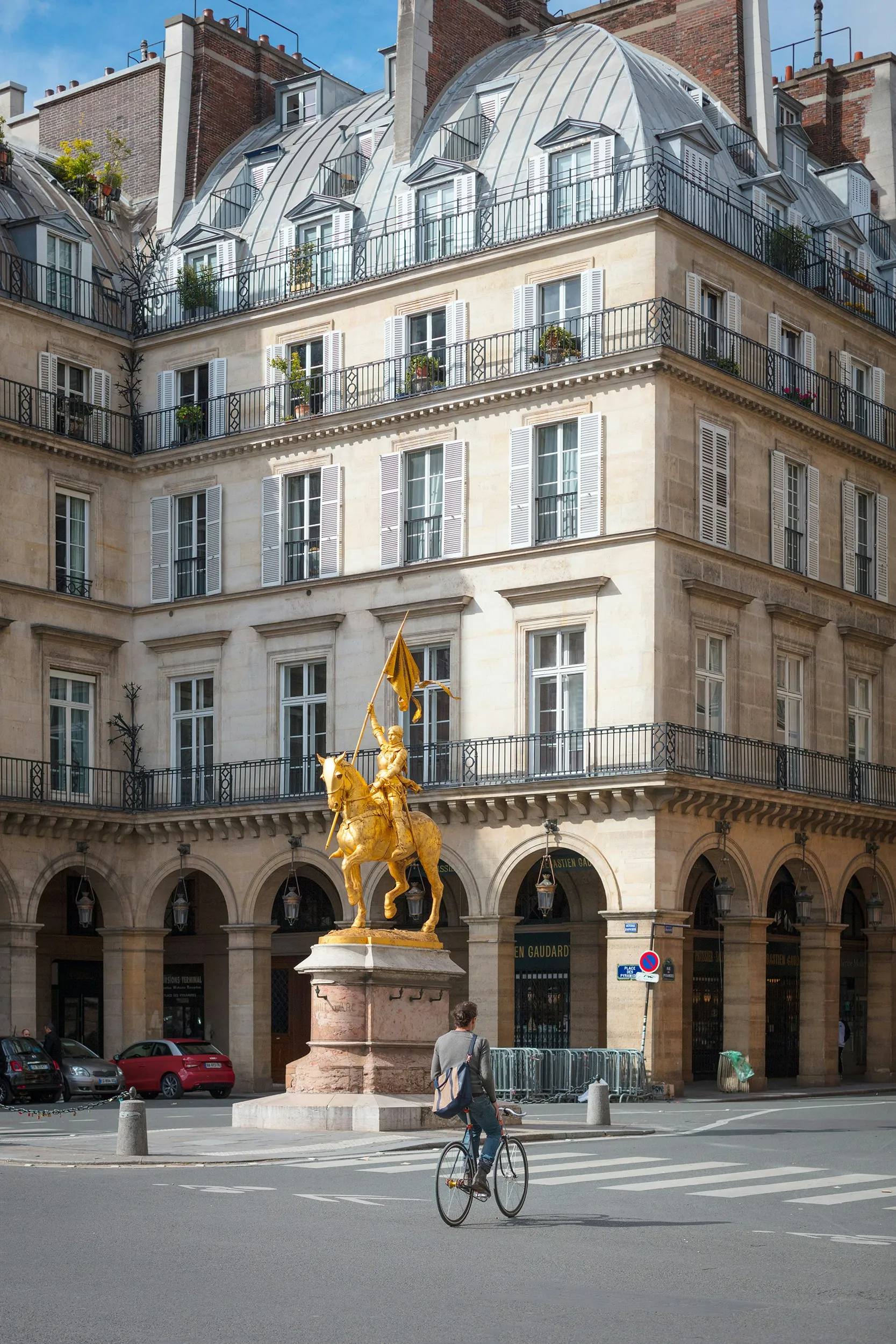 Place des Pyramides, Paris, France